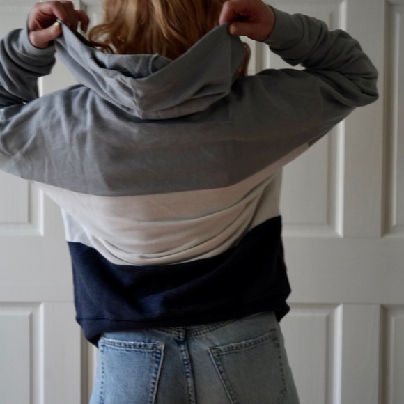 AEO Color-block Hoodie - Picture 5 of 5